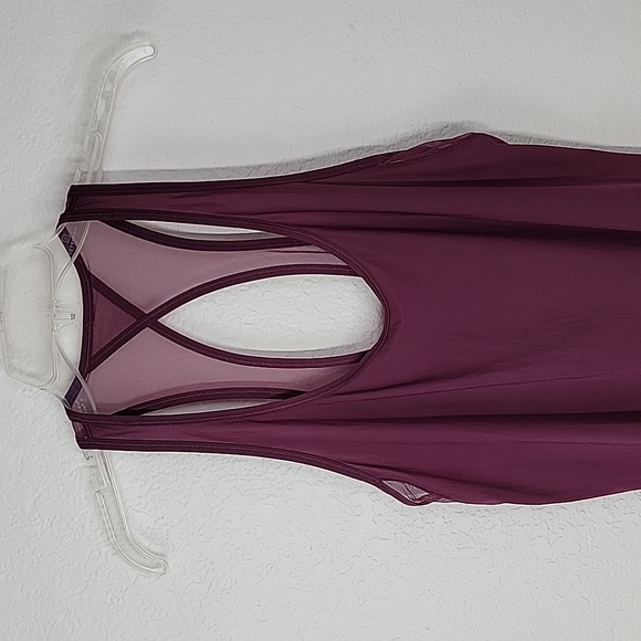 Lululemon trankil tank red grape mesh size 8 - Picture 9 of 9